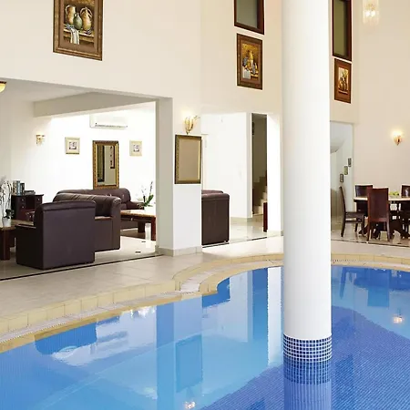 别墅 In With A Private Pool *